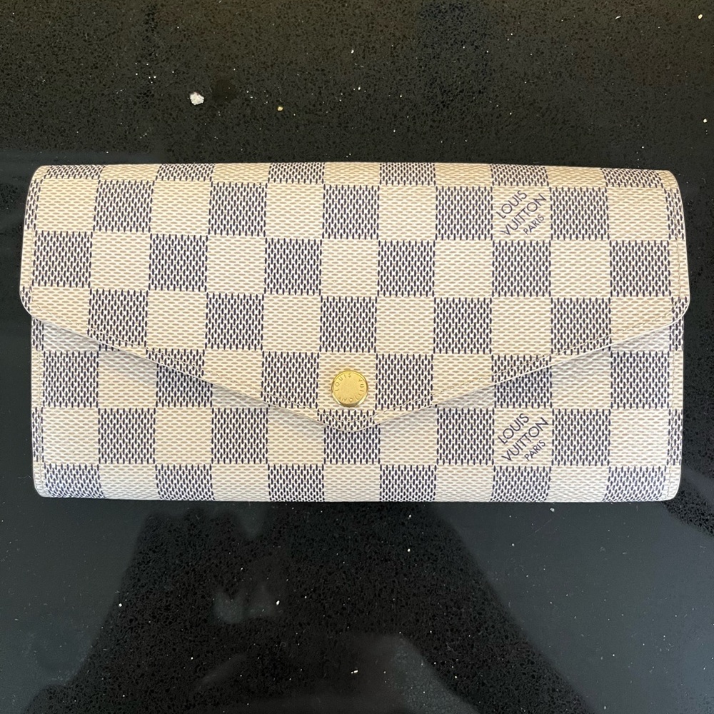 Louis Vuitton Sarah Wallet in Damier Azur